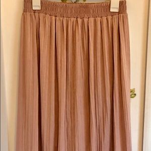 Very beautiful skirt and comfortable